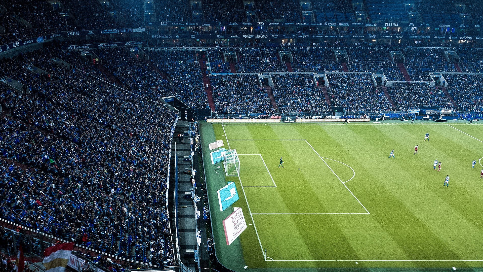 湖人暂停归来上死亡五小 拉拉维亚反击暴扣东契奇以一敌二，lal湖人